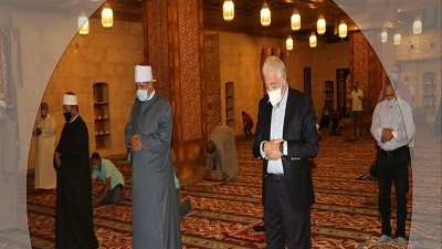 فوده يؤدي صلاة المغرب بمسجد الصحابة بشرم الشيخ ويتابع الإجراءات الإحترازية
