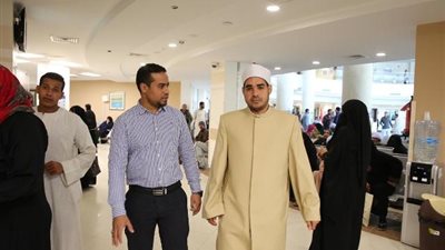 مبعوث الأوقاف بأمريكا يدعم مرضى السرطان بمستشفى شفاء الاورمان فى الأقصر..صور