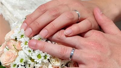 يفقد حياته بعد يومين فقط من زفافه بسبب كورونا