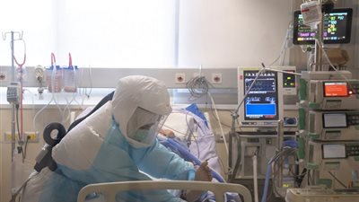 ودعته زوجته على سرير الموت بـ