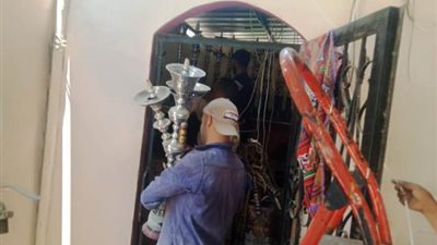 اغلاق جيم بوسط القاهرة وقطع المرافق عن المقاهى بشارع بورسعيد.. بالصور