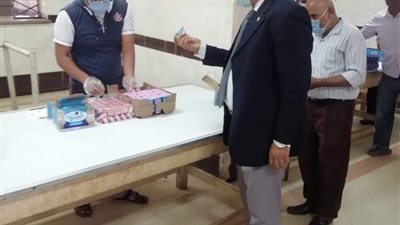 الأمين العام المساعد لفرع الجامعة بأسيوط يتفقد مطعم المدينة الجامعية للطلاب