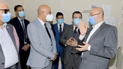 محافظ بني سويف يتفقد العمل بالمركز الإقليمي للدم