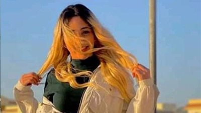 بتهمة«التعدي على السلطات».. حجز أسرة منار سامي فتاة التيك توك على ذمة التحقيقات