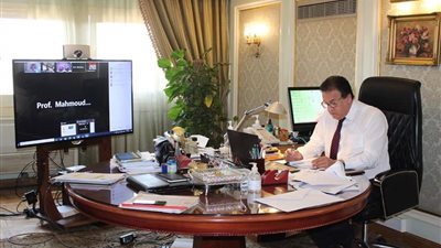 وزير التعليم العالي يطالب بوضع تصور متكامل لمقترحات ومتطلبات القومي للبحوث