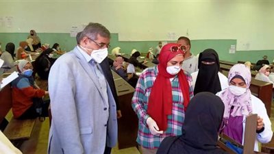 المغربى يتفقد سير الإمتحانات بحقوق بنها