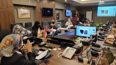 نائب محافظ جنوب سيناء تلتقى مع الاسر المنتجة وتعد بأحياء الصناعات الحرفية