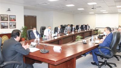 وزير التعليم العالي يتفقد منشآت مدينة زويل ويلتقي رؤساء المعاهد البحثية