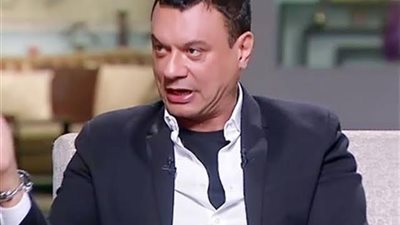 فنان شهير يكشف مفاجأة بشأن تحرش طبيب أسنان معروف بمئات المرضي.. صور