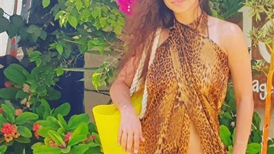أحدث اطلالة للفنانة اللبنانية دوللى شاهين عبر انستجرام