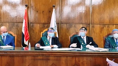 الإدارية العليا الوقف 6أشهر لمدير إدارة تعليمية رفض مساندة معلمة تحرش بها التلاميذ.
