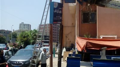 بالصور..حى ثان الزقازيق يواصل احلال وتجديد أعمدة الكهرباء حفاظا على أرواح المواطنين