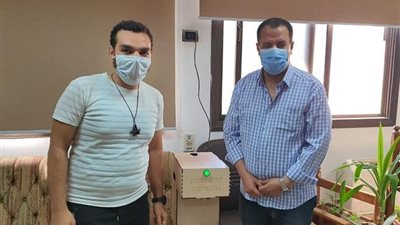 جامعة أسيوط تعلن نجاح الفريق الهندسي فى تصميم جهاز تعقيم الأيدى كبديل لبوابات التعقيم