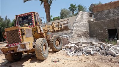 حملة ازالة التعديات علي اراضى طرح النهر ببنى سويف