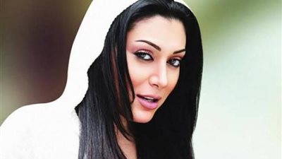 مايا نصري تغني في 