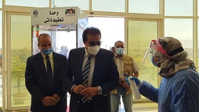 وزير التعليم العالي يتفقد المجمع الطبي بالسويس ويوجه بدعم هندسة البترول