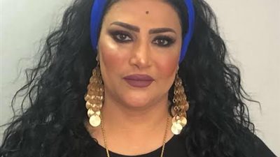 شاهد.. بدرية طلبة برفقة احفادها