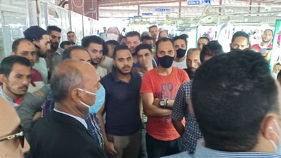 القوى العاملة: فض وقفة احتجاجية لـ 850 عاملا بمصنع ملابس بالإسماعيلية