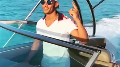 محمد رمضان يتجاهل حكم حبسه على البحر ويحتفل 