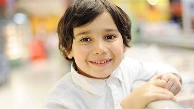 باحثون: الأطفال الأكبر سنا ينقلون كورونا مثل البالغين