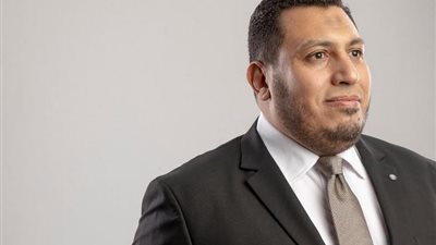 صيدلي يطالب بتوفير العلاج لغير القادرين بالمجان