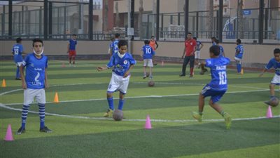 بدء تشغيل أكاديميات كرة القدم والسلة واليد والسباحة بالمدينة الشبابية بالاسمرات