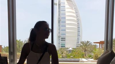 شاهد .. نيللى كريم تتألق عبر انستجرام بصور جديدة من دبى ..صور
