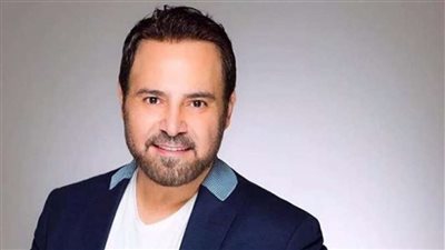 صورة تذكارية لعاصى الحلاني مع فاروق الفيشاوى ووردة