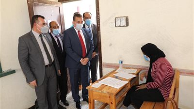 امتحانات الدبلومات الفنية .. فيزياء ( الملابس ) صعب .. وضرائب (التجارى) طويل .. والمحافظ يتفقد اللجان.. بالفيديو والصور