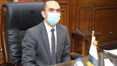نائب محافظ سوهاج يتابع خطة تدريب العاملين بالمراكز التكنولوجية لخدمة المواطنين..صور