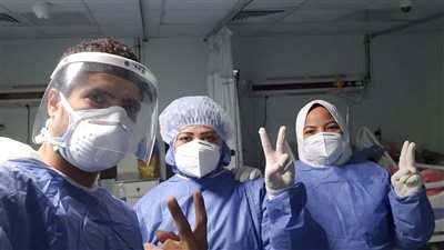 خروج 5 حالات بعد تعافيها من كورونا بمستشفى الأقصر العام