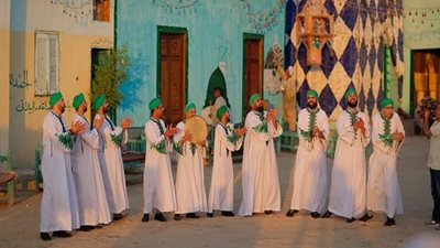 بالصور.. فرقة الحضرة تحتفل بعيد الأضحى بأول كليباتها 