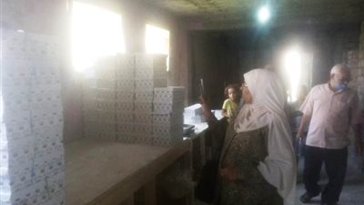ضبط مصنع غير مرخص وسلع مجهولة المصدر فى بنى سويف.. بالصور