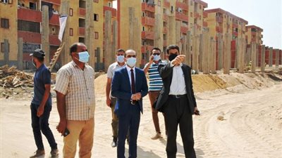 نائب محافظ سوهاج يتفقد بعض المشروعات التنموية بمركز جهينة.. صور