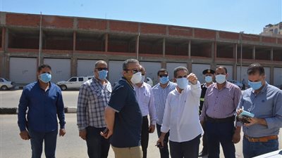 محافظ الغربية : تطوير الطريق المؤدي للمنطقة اللوجستية واستغلال قطعتين أرض فضاء كساحة انتظار السيارات