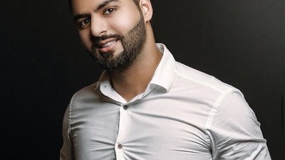 مؤمن الخطيب ينتهي من كتابة سيناريو 