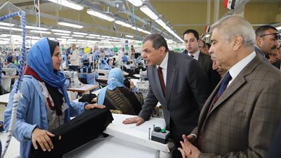 سعفان يشهد توقيع بروتوكول لتدريب وتشغيل الشباب بمكافاة 1200 جنيه.. صور