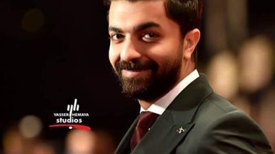 محمد عباس يواصل تصوير 