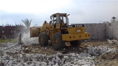 استرداد 17 فدانا زراعيا بعد زراعتها بالأسمنت بالسويس