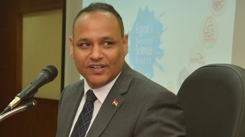 الدكتور محمود صقر