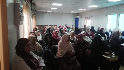 سلامة يجتمع مع رؤساء وأعضاء فرق مكافحة العدوى بمستشفيات وعيادات التأمين ويكرمهم