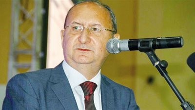 وزيرالتجارة يبحث مع فولفو تصنيع الأتوبيسات