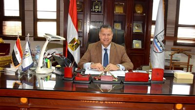 محافظ بني سويف يهنئ وزير الداخلية بعيد الشرطة