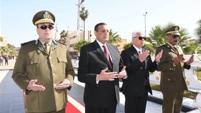 محافظ البحيرة يشارك ضباط الشرطة احتفالاتهم بعيدهم