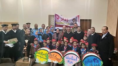 قيادة تعليم غرب الاسكندريه تهنئ الشرطه بعيدها