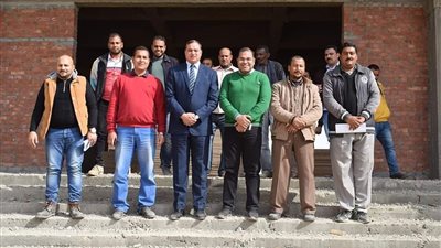 عزيز يتفقد المبانى الجديدة لصيدلة سوهاج