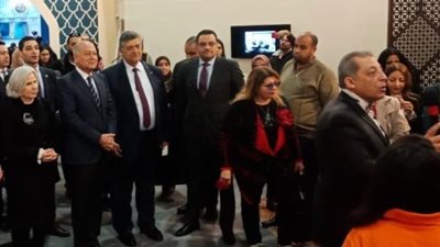 كورال جمعية مصر الجديدة يجذب زور معرض الكتاب في ثانى ايامه