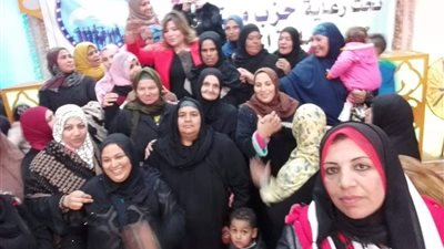 مستقبل وطن يجري قرعة علنية لتوزيع 30 ماكينة خياطة للمرأة المعيلة ببلبيس