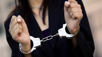 تلاعبت باسم شقيقتها للهروب من قضية دعارة