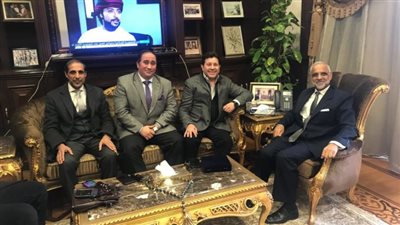 الدكتورعلى بن أحمد العيسائى سفير سلطنة عُمان يستقبل الفنان هانى شاكر